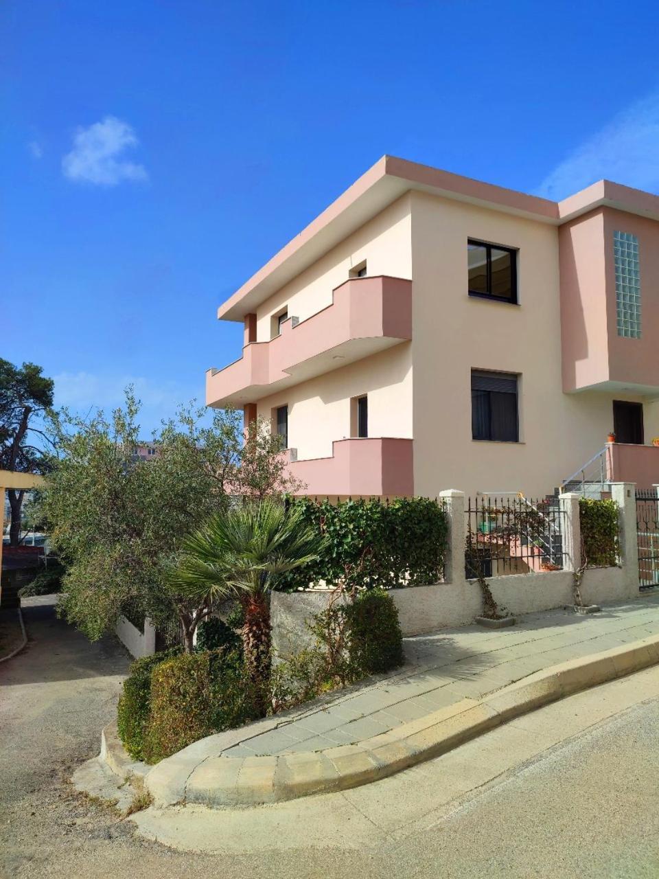 Bp Beach Apartments 골렘 외부 사진