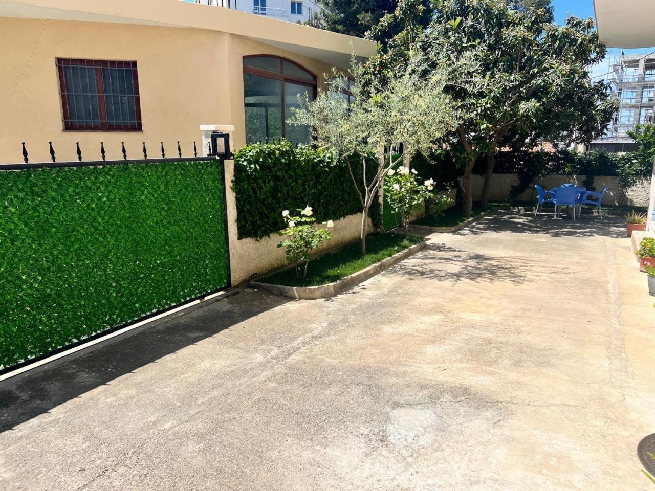 Bp Beach Apartments 골렘 외부 사진
